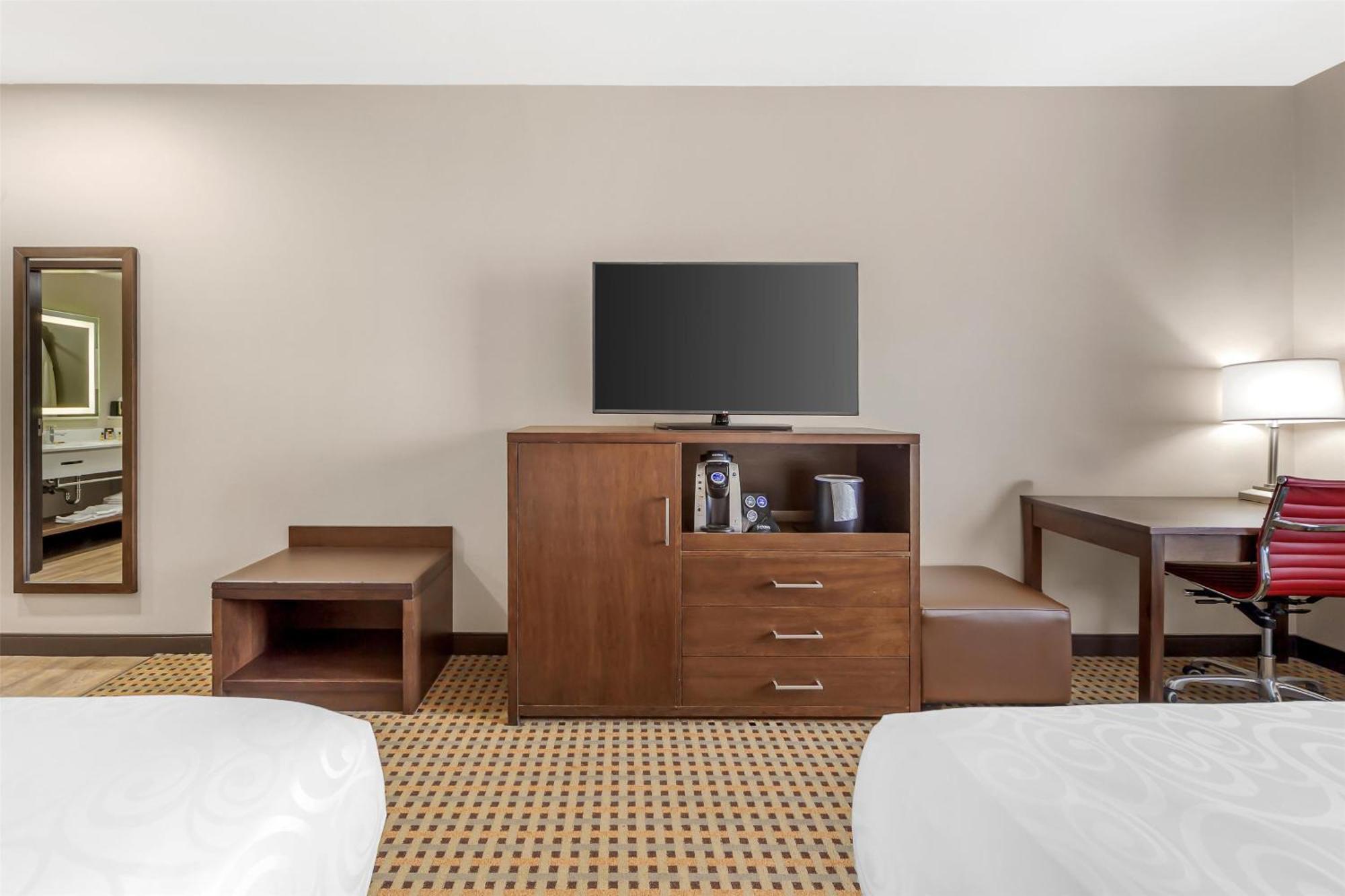 Best Western Plus Hinton Inn & Suites Exteriör bild