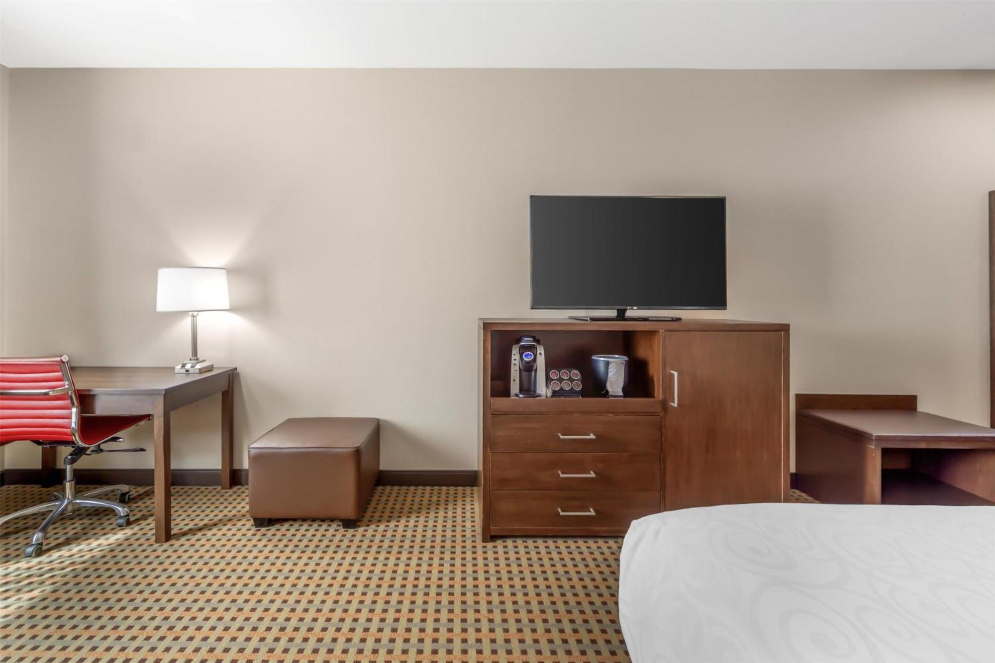 Best Western Plus Hinton Inn & Suites Exteriör bild