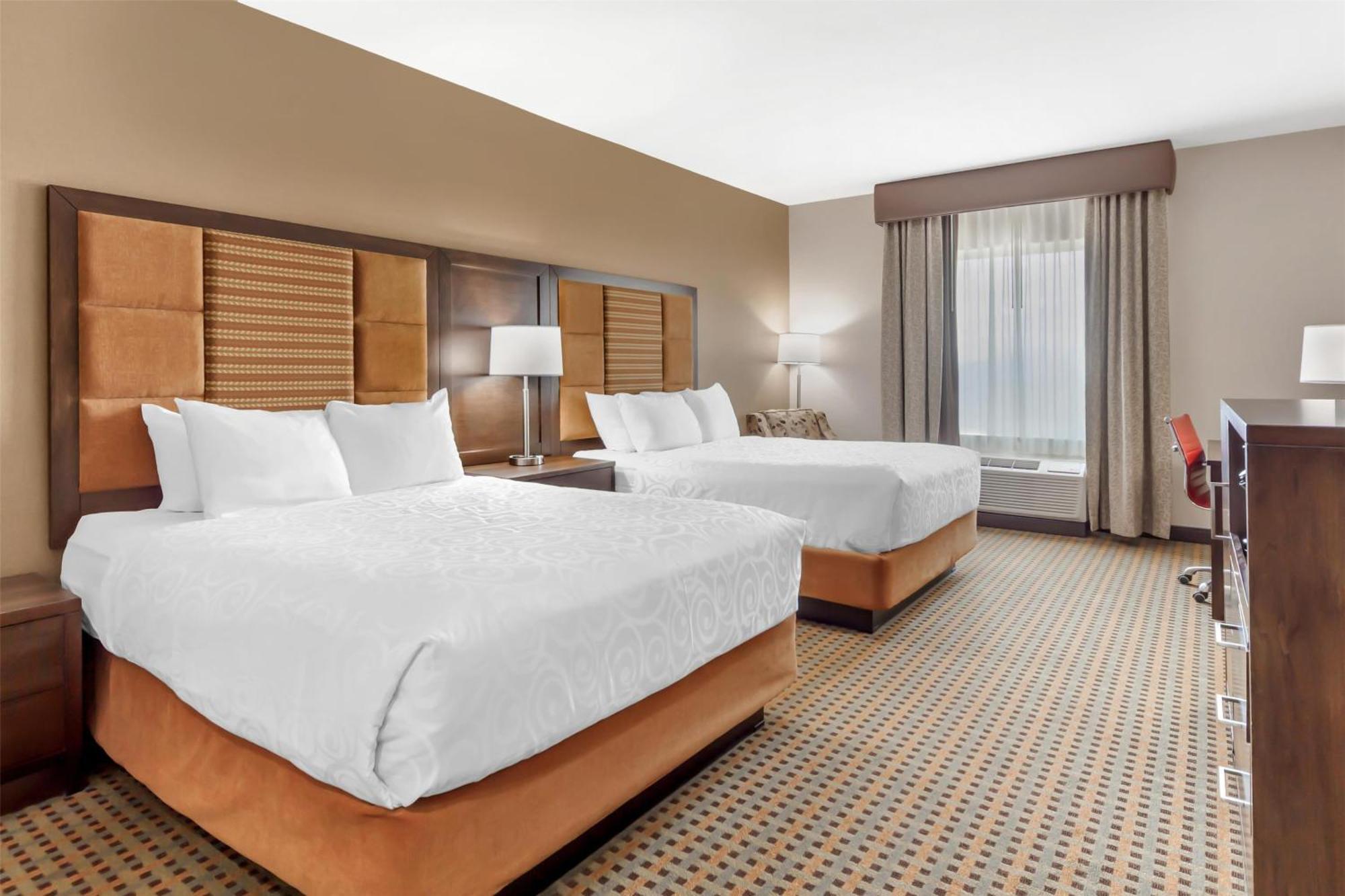Best Western Plus Hinton Inn & Suites Exteriör bild