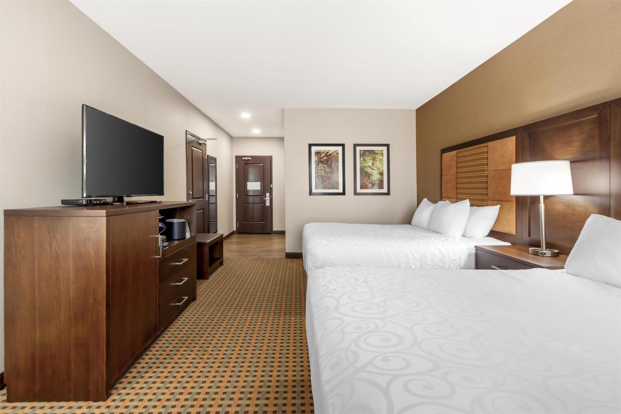 Best Western Plus Hinton Inn & Suites Exteriör bild