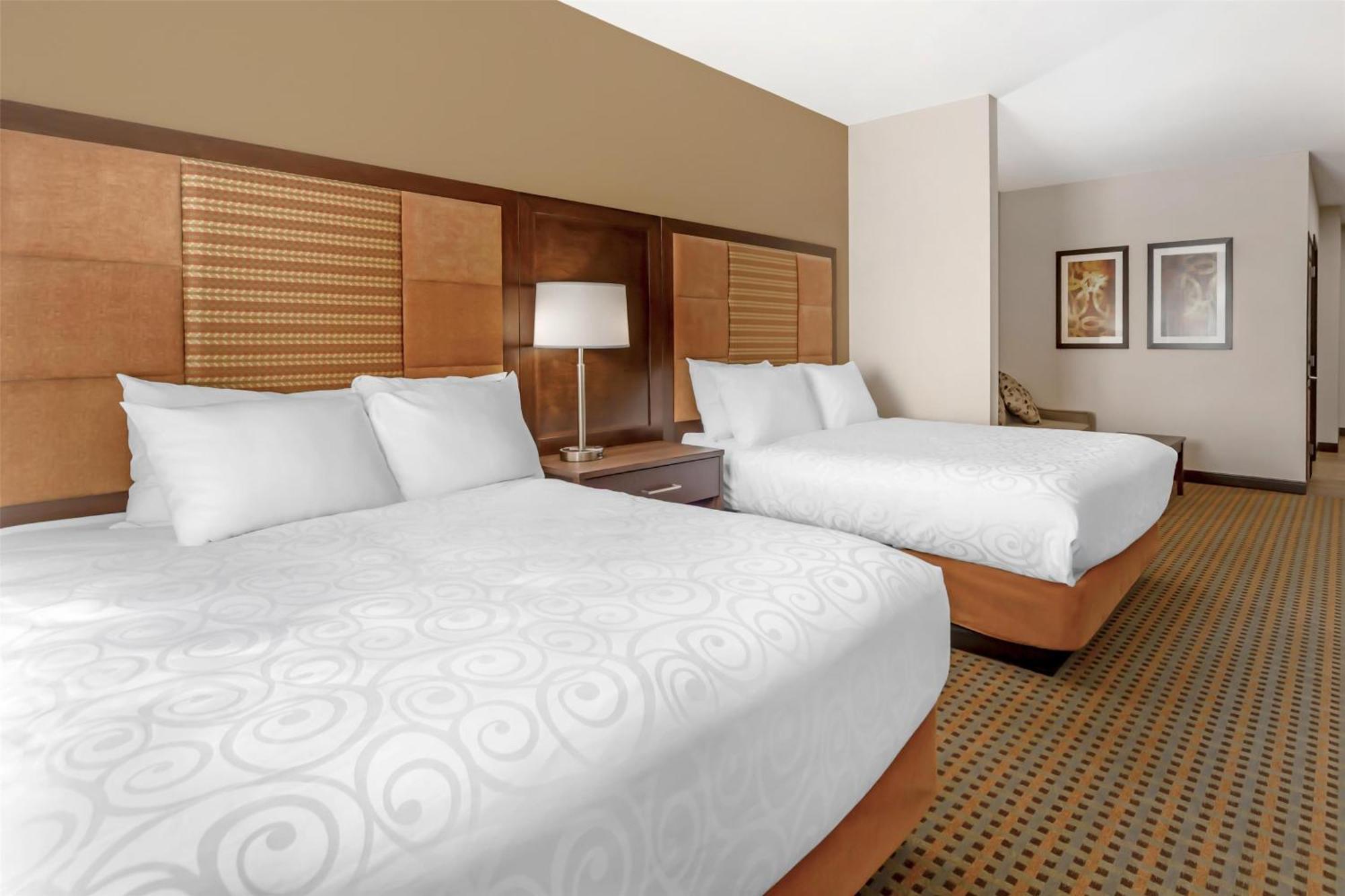 Best Western Plus Hinton Inn & Suites Exteriör bild