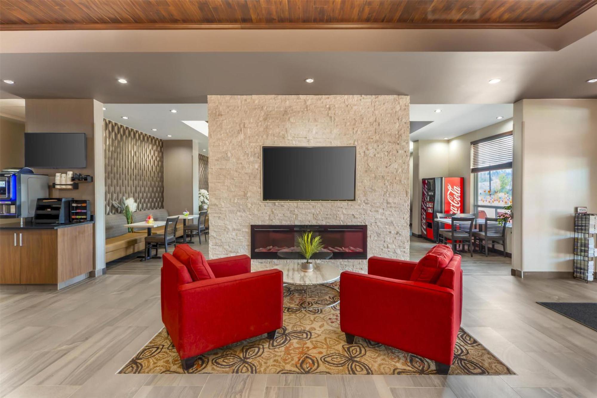 Best Western Plus Hinton Inn & Suites Exteriör bild